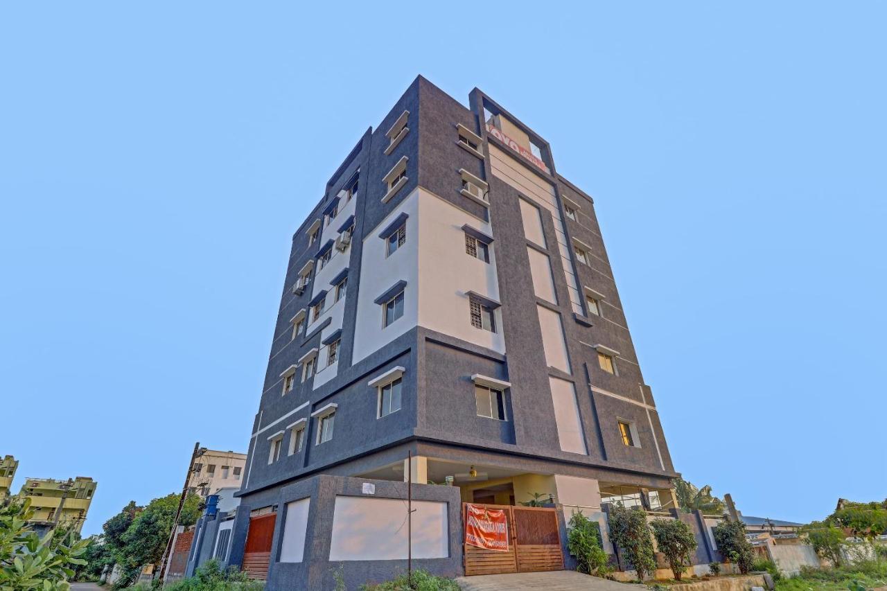 Oyo 81589 Aruna Dwraka Homes Hajdarabad Zewnętrze zdjęcie